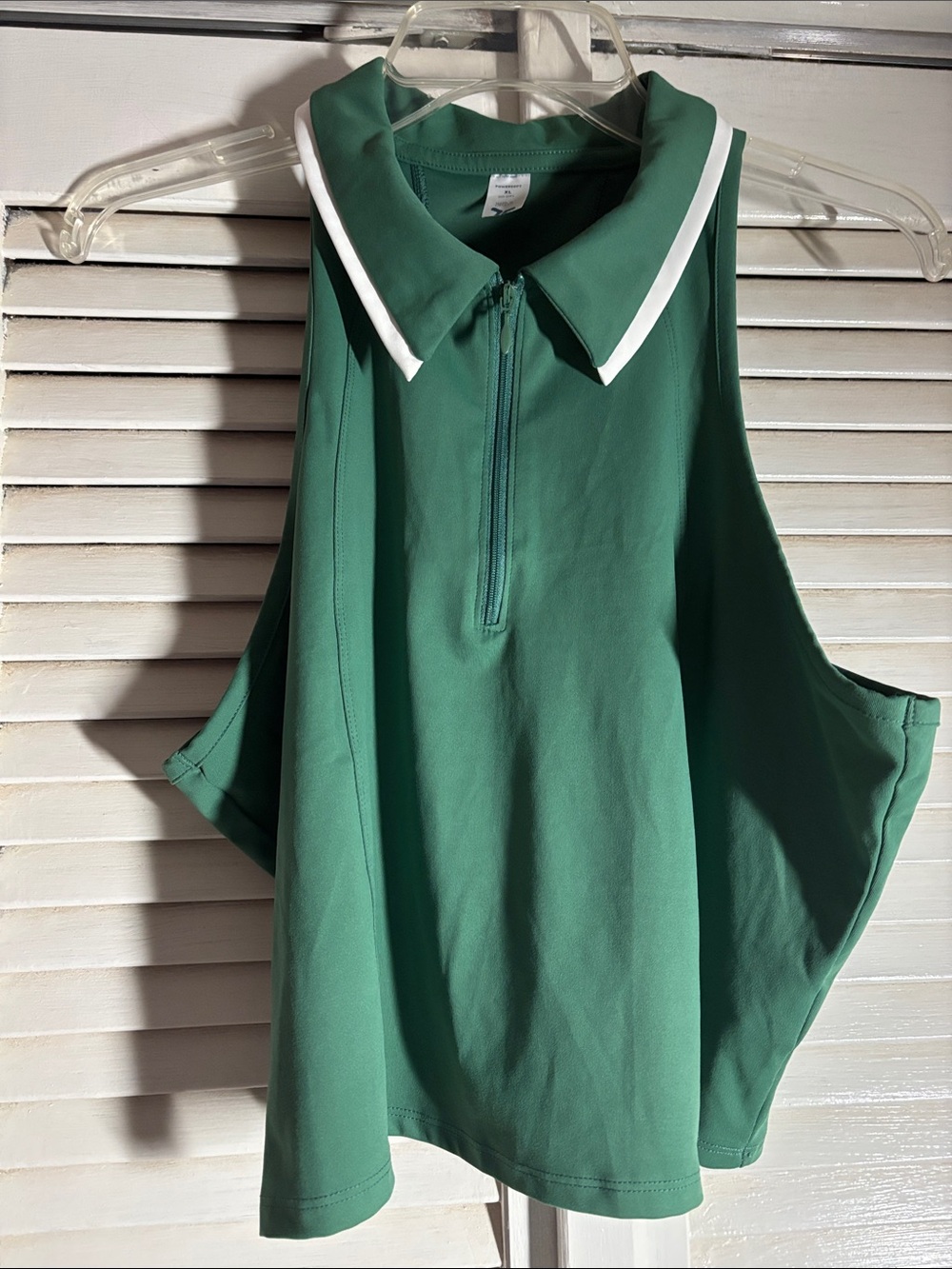Green Sleeveless Polo Top with Contrast Collar